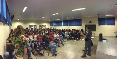 Proerd: Polícia Militar faz palestra para alunos da ETEC de Vera Cruz