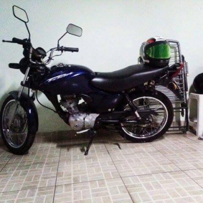 Jovem pede ajuda para recuperar moto furtada