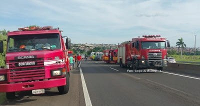 Engavetamento de veículos no Contorno em Marília deixa quatro feridos