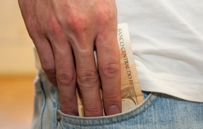 Saques na poupança em 2016 são os maiores em 21 anos