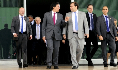 Presidentes da Câmara e do Senado anunciam acordo para ‘zerar’ tributos de combustíveis