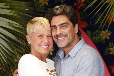 Xuxa e o namorado tatuam ano de nascimento
