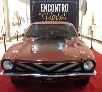 Marília shopping recebe Encontro de carros antigos