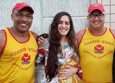 Garota desenganada por médicos após acidente reencontra 