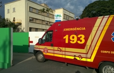 Idosa tenta salvar cãozinho e acaba se afogando