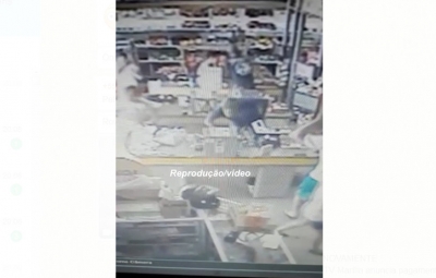 Criminosos levam 30 segundos durante assalto