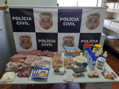 Dona de mercado é presa por vender produtos impróprios na região