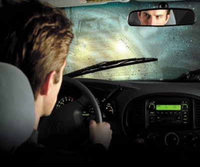 Em dias de chuva, motorista deve ficar mais atento ao volante