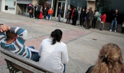 Geração que não trabalha nem estuda aumenta em 2015