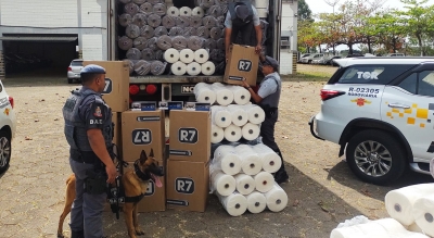 Polícia Rodoviária apreende 450 mil maços de cigarros contrabandeados em Marília 
