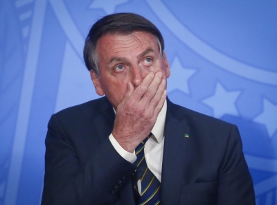 Após suposta confirmação, Bolsonaro nega estar com coronavírus