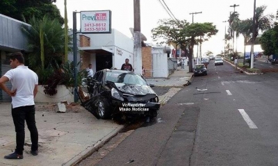 Capotamento é registrado na Rio Branco