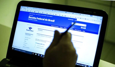 Contribuinte que está no 3º lote do IR 2018 recebe hoje restituição
