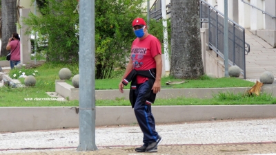 Uso de máscaras deve ser acompanhado de cuidados de higiene e isolamento