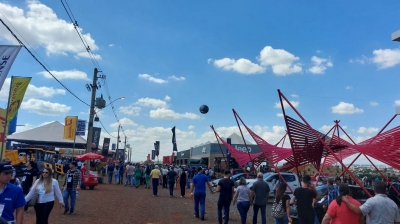 Agrishow começa com grande público e participação de lideranças políticas