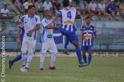 MAC vence fora de casa e "cola" no G-8