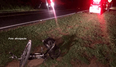 Ciclista morre após ser atropelado por carro