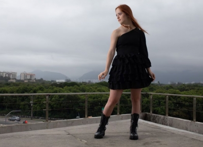 Mãe de modelo com síndrome de Down diz que a filha tem sido atacada nas redes sociais