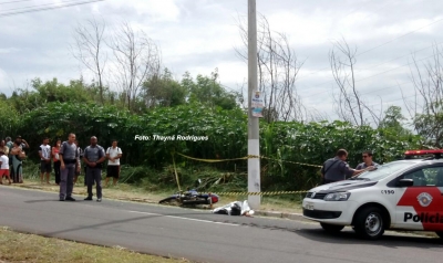 Motociclista morre ao bater em poste na Via Expressa. Vítima já foi identificada