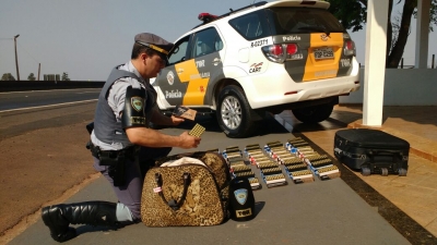 Polícia apreende milhares de munições em rodovia