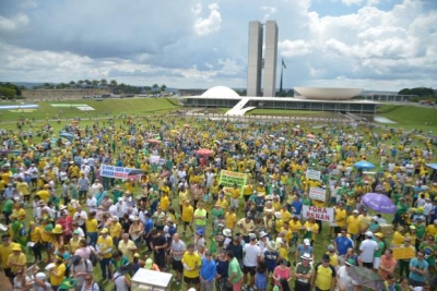 Protesto em defesa da Lava Jato atinge 200 cidades no país