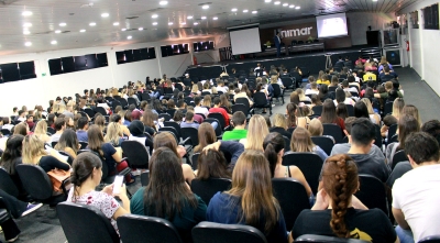 Odontologia da Unimar inova e realiza cirurgia ao vivo durante semana do curso  