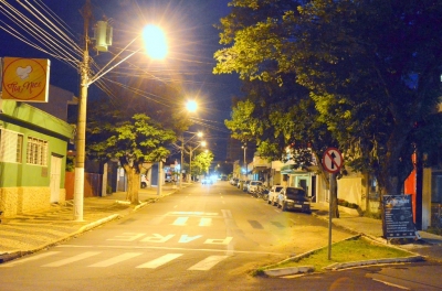 Av. Vicente Ferreira recebe nova iluminação