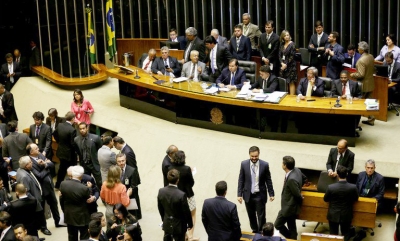 Câmara aprova decreto de intervenção no Rio; senadores votam medida hoje