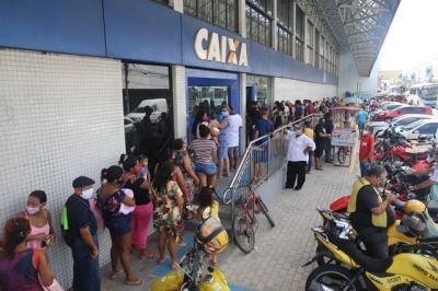 Auxilio Emergencial: agências da Caixa registram filas mesmo sem autorização para saque