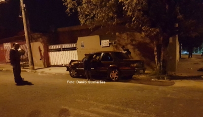 Motorista acusado de embriaguez causa acidente