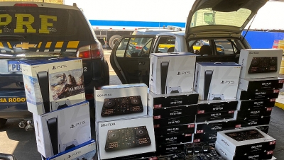 PRF flagra comboios de veículos com produtos contrabandeados