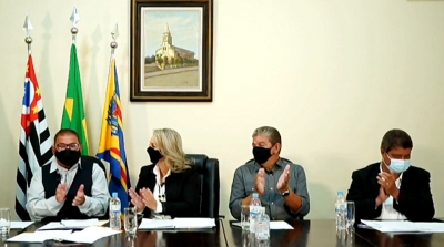 Pompeia: Prefeita Tina anuncia projeto de reajuste salarial de 11% para servidores municipais