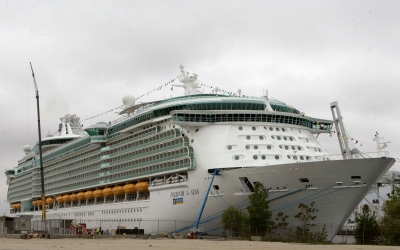 Criança morre após cair da janela de 11º andar em navio de cruzeiro