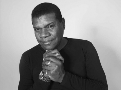 Processo por partilha de bens leva à exumação do corpo do cantor Emílio Santiago