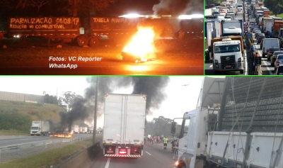 Caminhoneiros marilienses ficam bloqueados em protestos nas rodovias por todo país