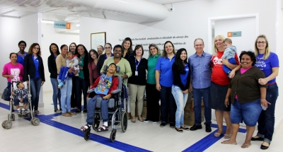 Colaboradores da Unimar e Hospital doam 6 mil peças às famílias do Amor de Criança