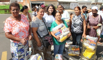 Fundo Social entrega cestas básicas à famílias cadastradas por ONG