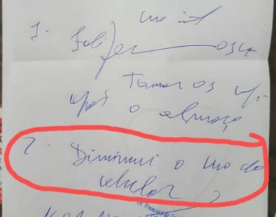 Médico pede que paciente diminua uso do celular e receita viraliza