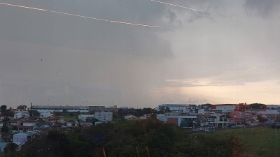 Segunda-feira começa com chuva em Marília. Mas, calor deve continuar