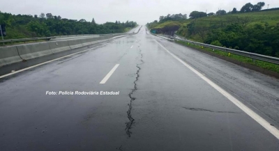 Chuva provoca interdição total da SP-294 entre Garça e Vera Cruz