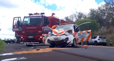 Mulher e criança morrem em acidente na SP-294, na região