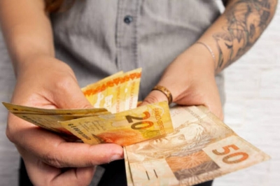 Governo propõe salário mínimo de R$ 1.169 para 2022