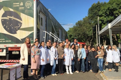 Carreta de Prevenção ao Câncer do Hospital de  Barretos oferece exames gratuitos em Marília