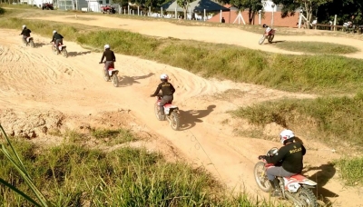 Policiais de Marília participam de treinamento com motos