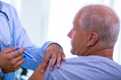 Gripe: Saúde alerta que idosos com dificuldades devem ser vacinados em casa
