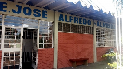 Mãe de aluno dá sua versão e afirma que ele teria sido agredido primeiro por diretora