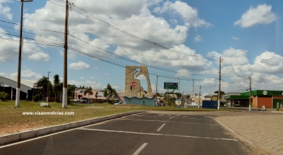 Animais soltos nas ruas serão recolhidos e donos multados em Garça