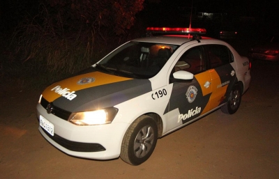 Motorista embriagada bate contra viatura, fere policial e é presa após fuga