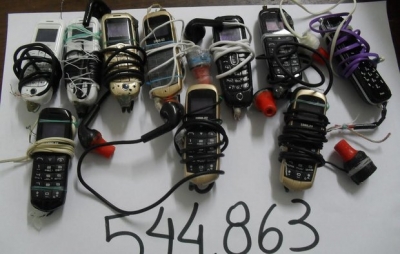 Detento engole 10 celulares; outros dois escondiam nove aparelhos no corpo