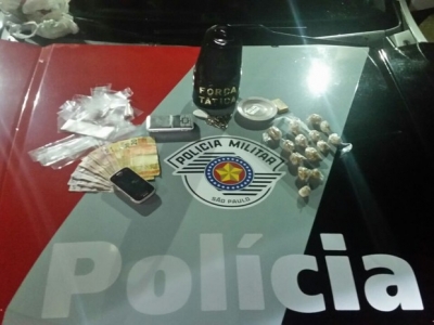 Homem deixa celular com foto cair em fuga e é preso por tráfico